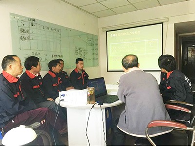 外墻清洗專家蒞臨傲天鳥指導