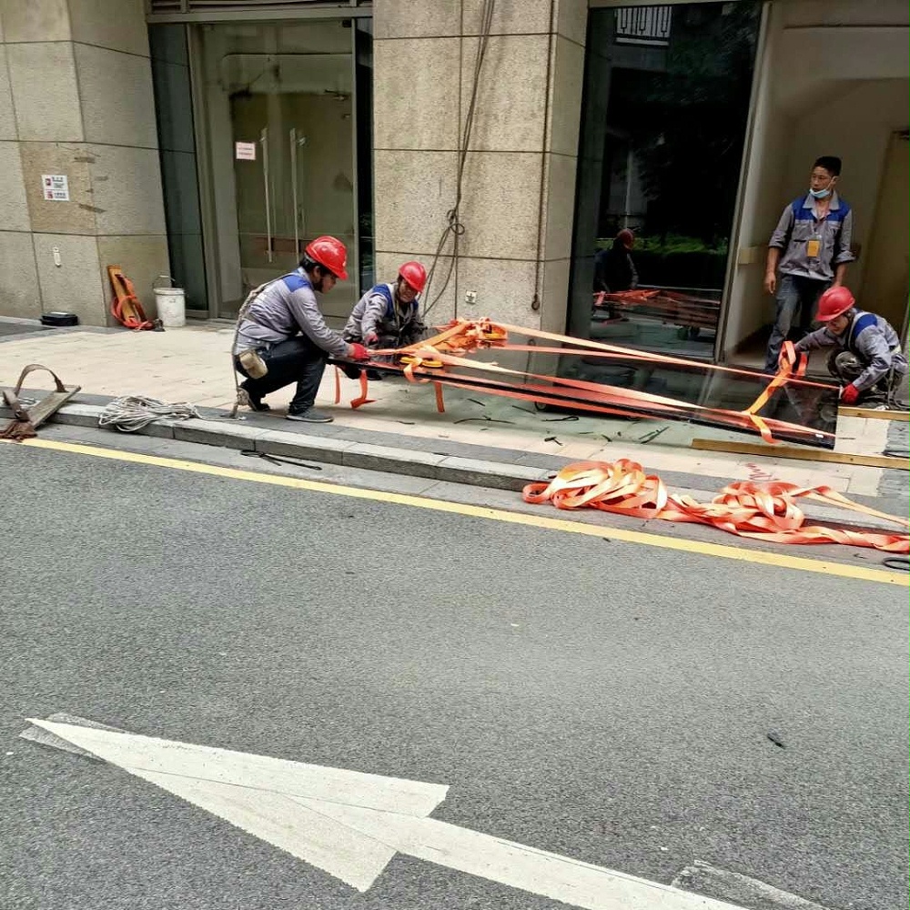 傲天鳥泉州希爾頓酒店玻璃更換案例